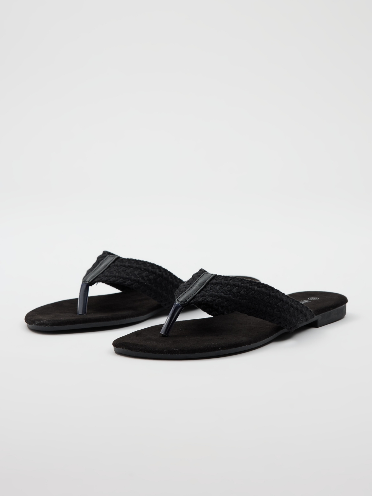 Embroidered toe sandal black 45º front view