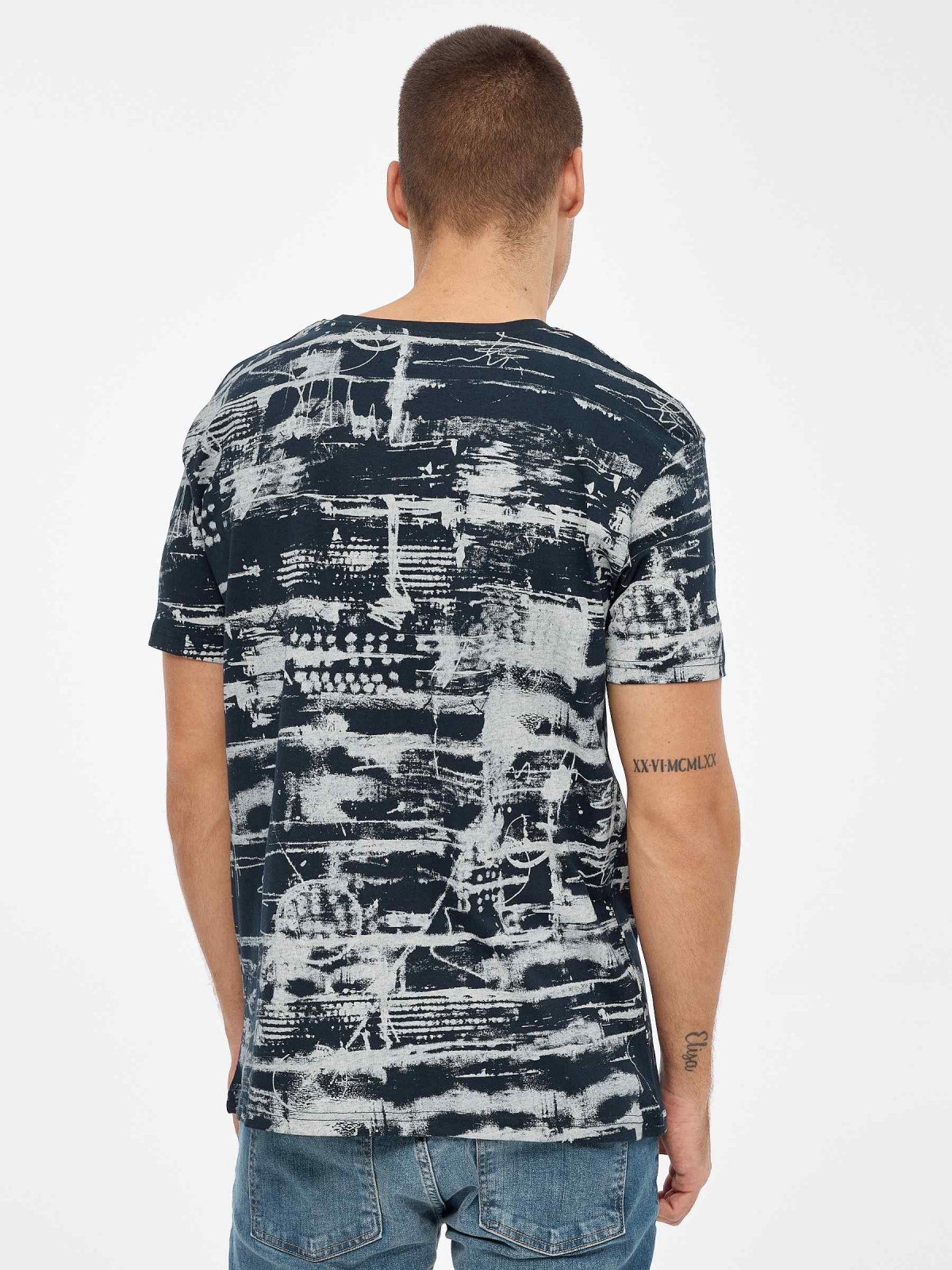 T-shirt de impressão total azul marinho vista meia traseira