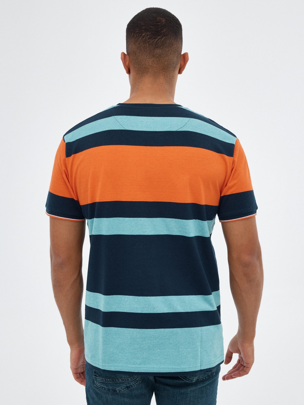 Camiseta rayas azul y naranja azul vista media trasera