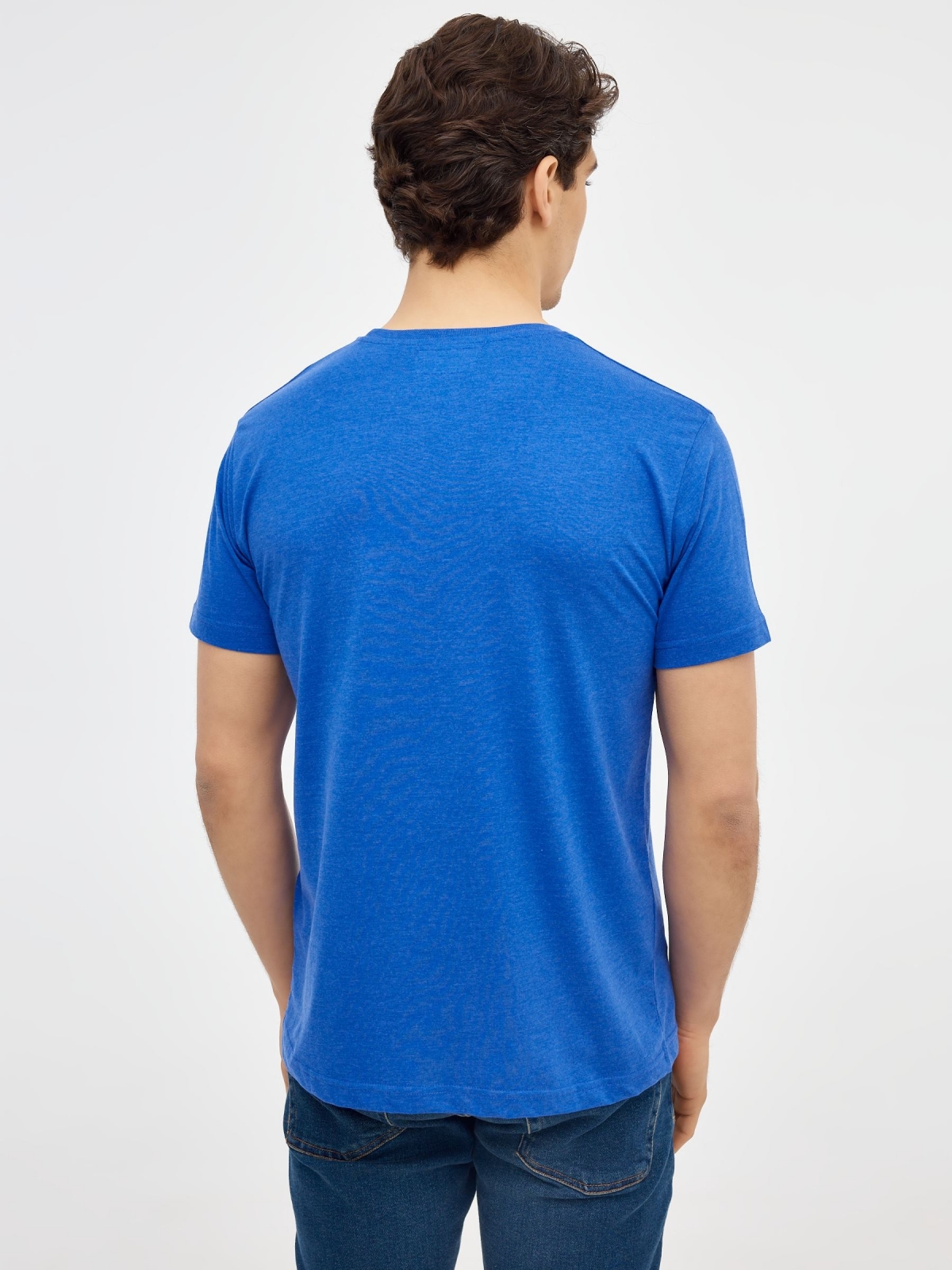 T-Shirt da tripulação de Fitness azul eléctrico vista meia traseira