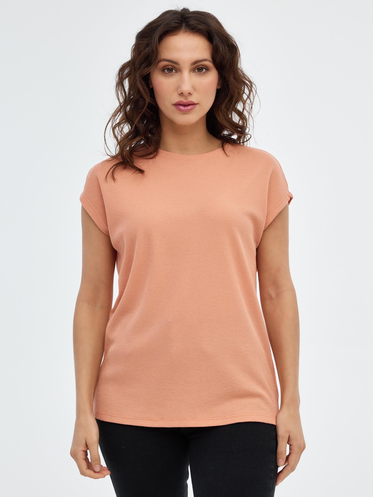 Basic regular T-shirt salmon middle front view