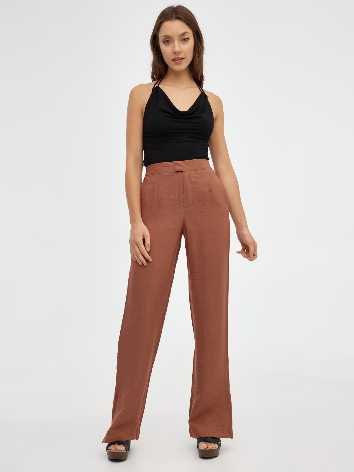 Straight pants with slits brown middle front view