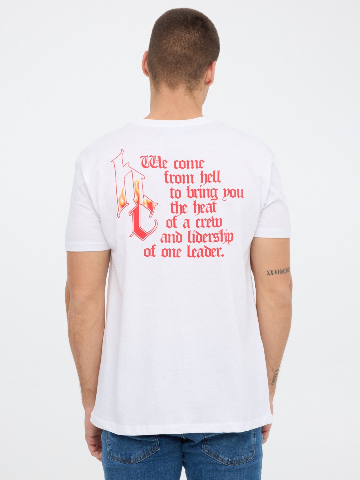 T-shirt do Inferno branco vista meia traseira