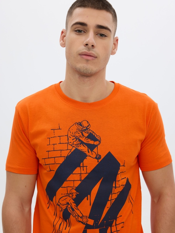 Camiseta Create Yourself naranja vista detalle