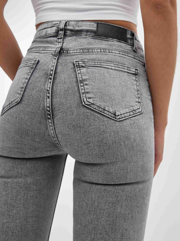 Jeans skinny gris gris medio vista detalle