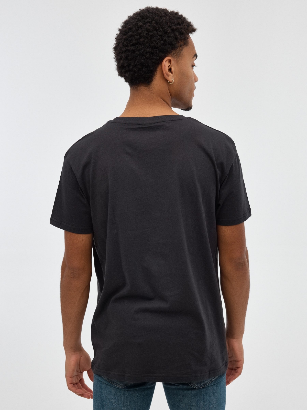 Camiseta Bob Esponja negro vista media trasera