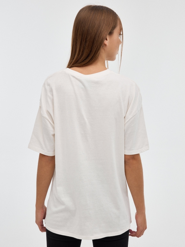 Camiseta oversized Hatsun blanco roto vista media trasera