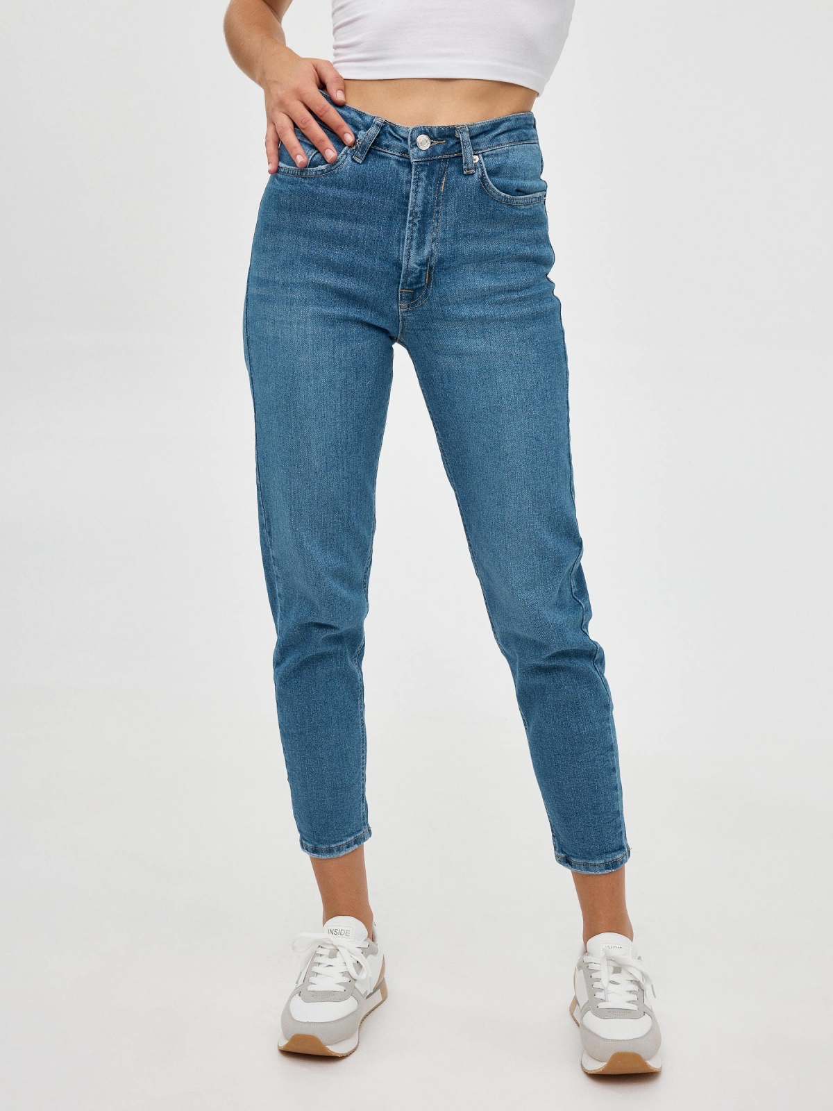 Mom slim jeans blue middle front view