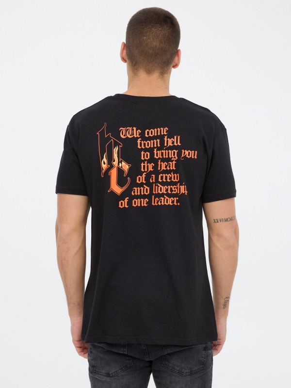 T-shirt do Inferno preto vista meia traseira