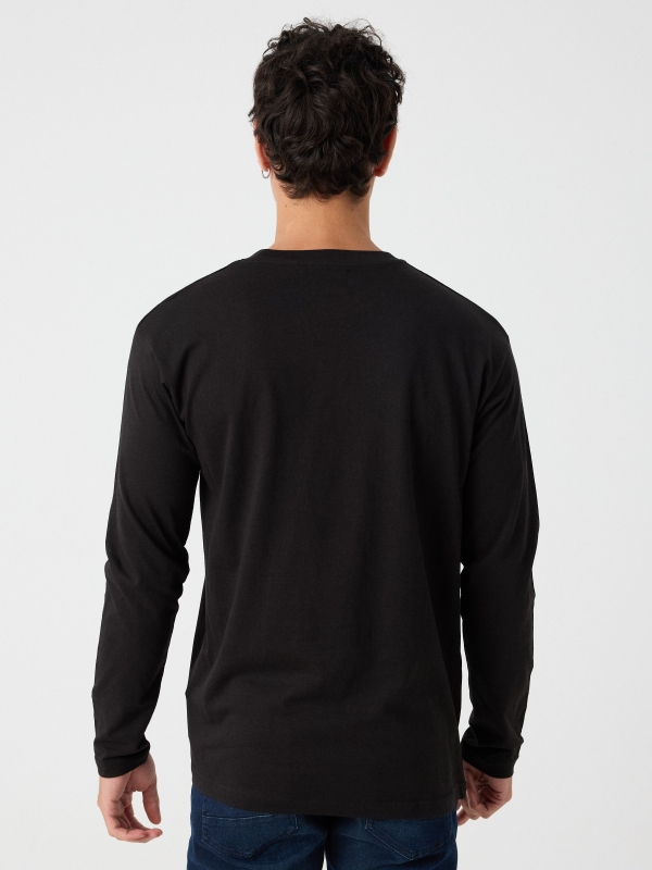 T-shirt com estampa Inside preto vista meia traseira