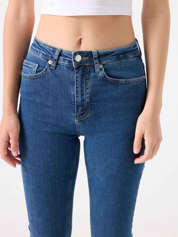 Jeans skinny básico cintura alta azul vista detalhe