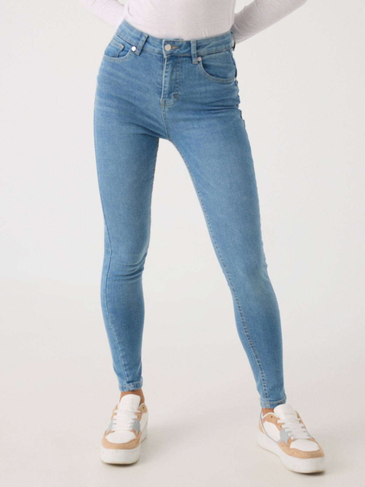Jeans skinny push-up de cintura alta azul aço vista meia frontal