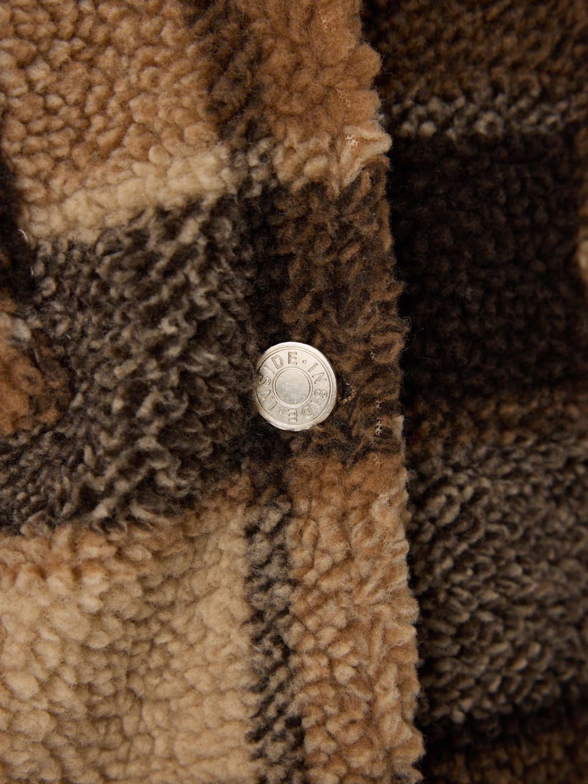 Fleece jacket plaid brown detail view