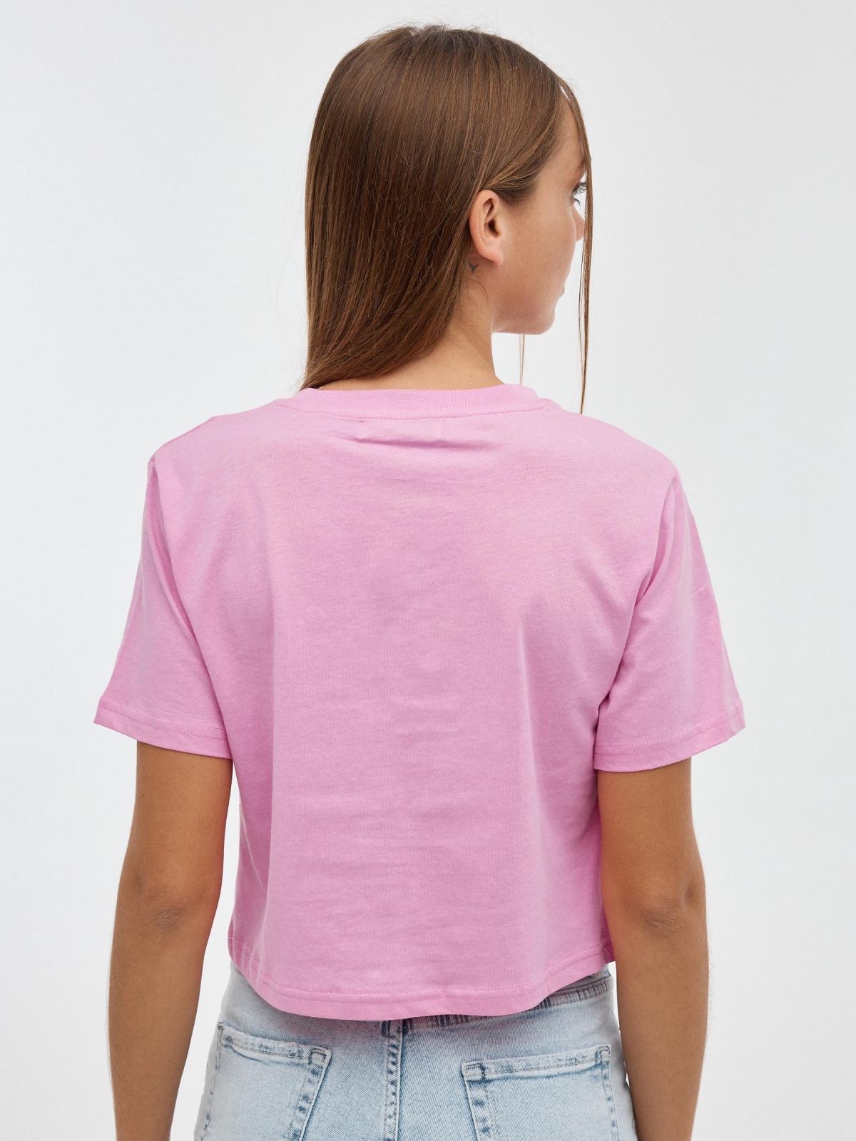 Camiseta crop rosa gráfico rosa chicle vista media trasera