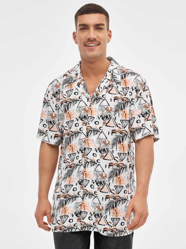 Camisa com impressão total de folhas branco vista meia frontal