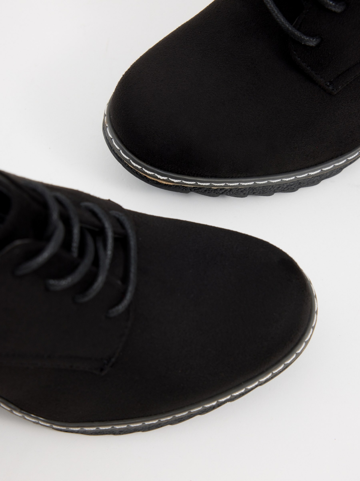 Zapato tacón negro cordones negro vista cenital