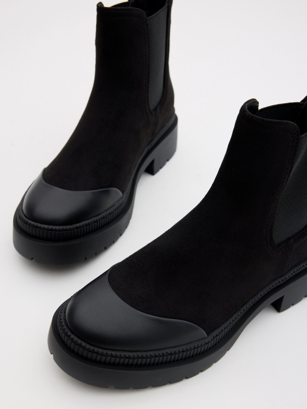 Chelsea ankle boot toe black zenithal view