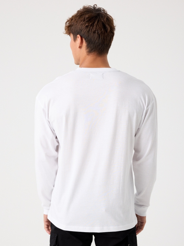T-shirt manga comprida com estampa combinada branco vista meia traseira