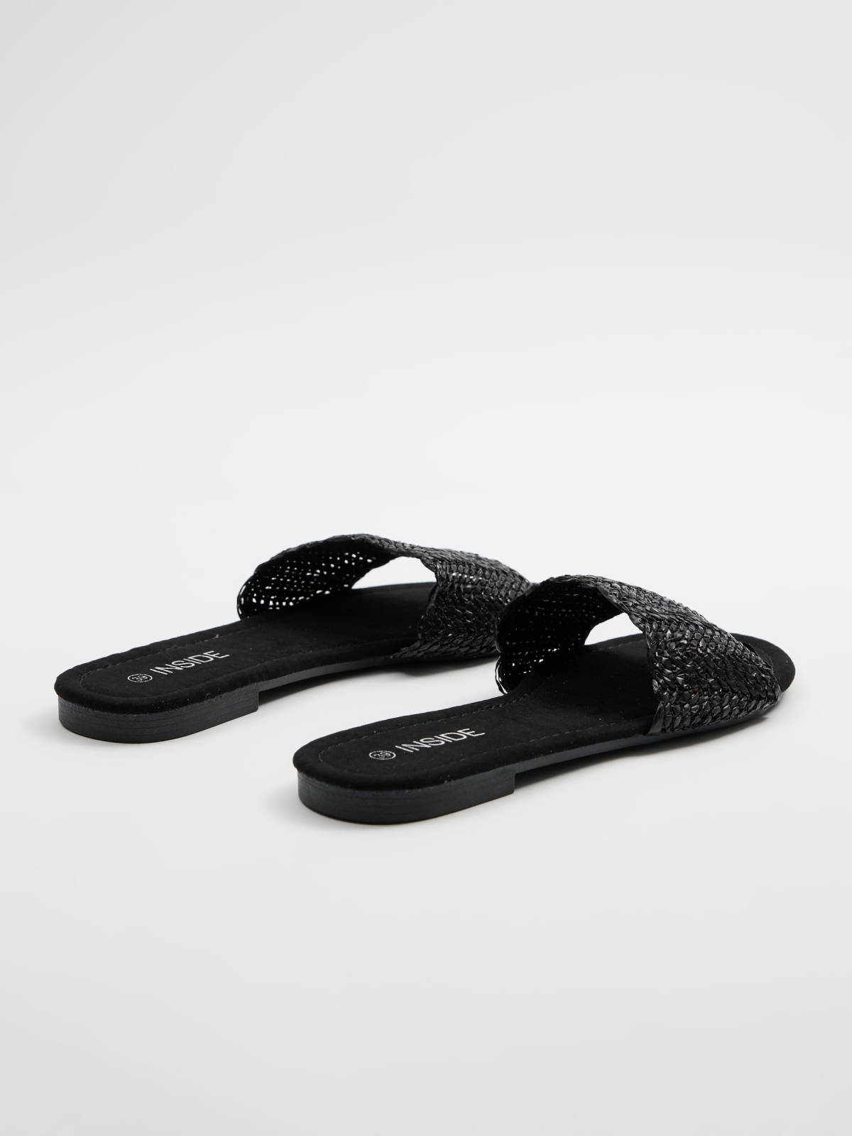 Natural raffia intertwined sandals black 45º back view