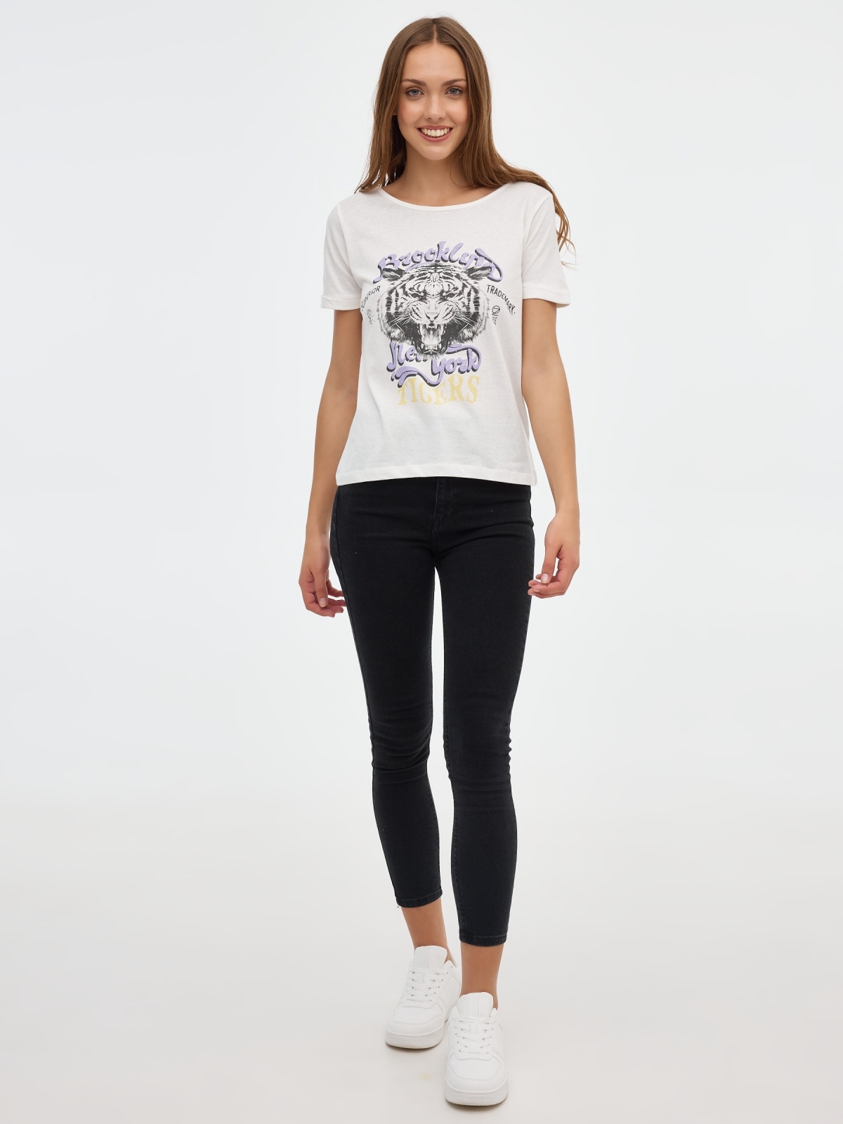 T-shirt gráfica Tigres off white vista geral frontal