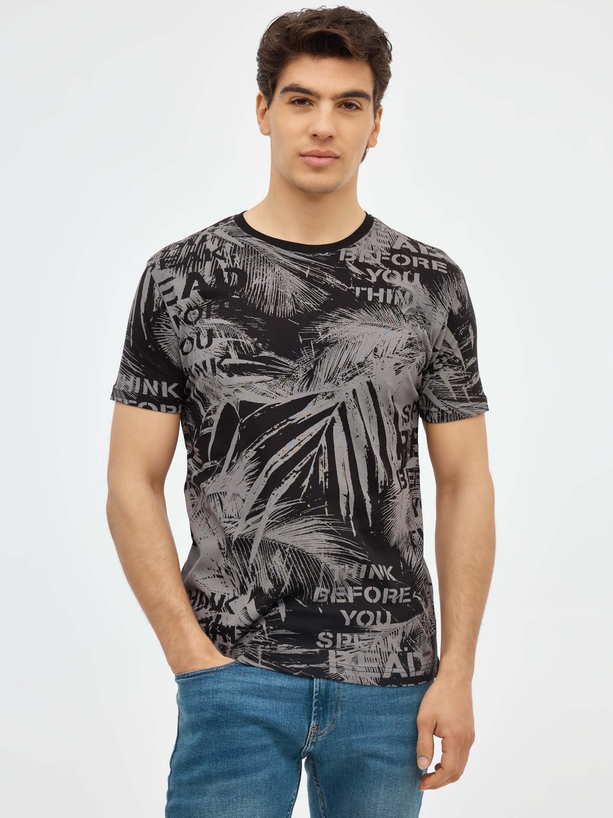 t-shirt Graphic print black middle front view