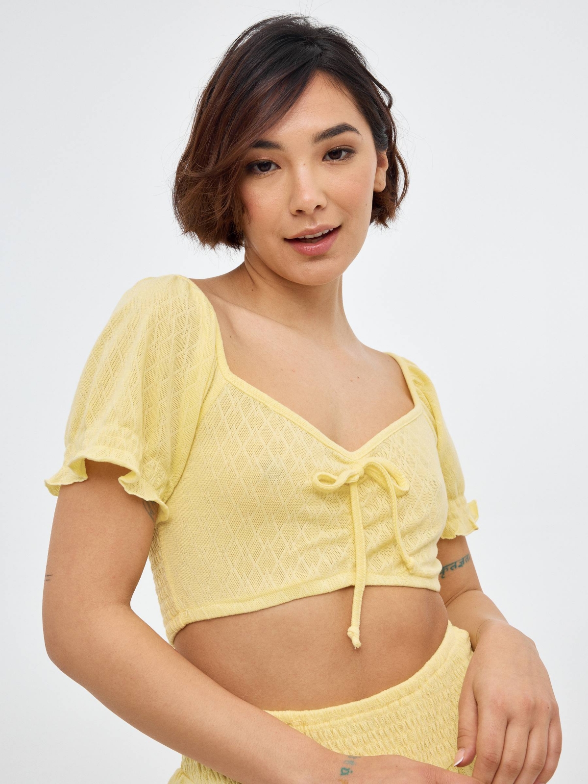 Mesorena jaquard t-shirt pastel yellow middle front view
