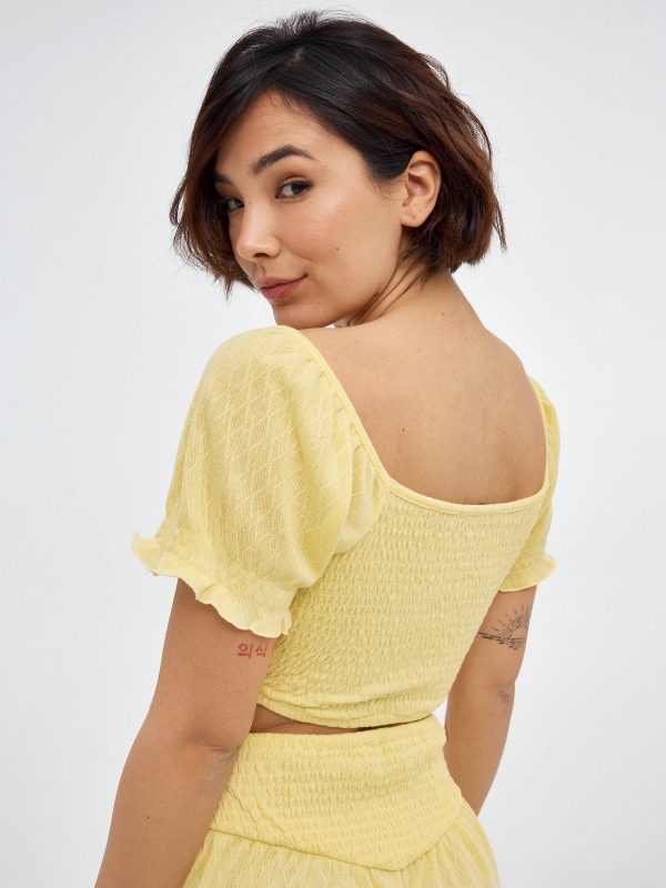 T-shirt Mesorena jaquard amarelo pastel vista meia traseira