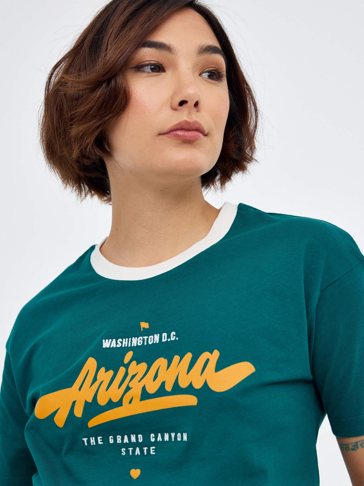 T-shirt do Arizona esmeralda primeiro plano