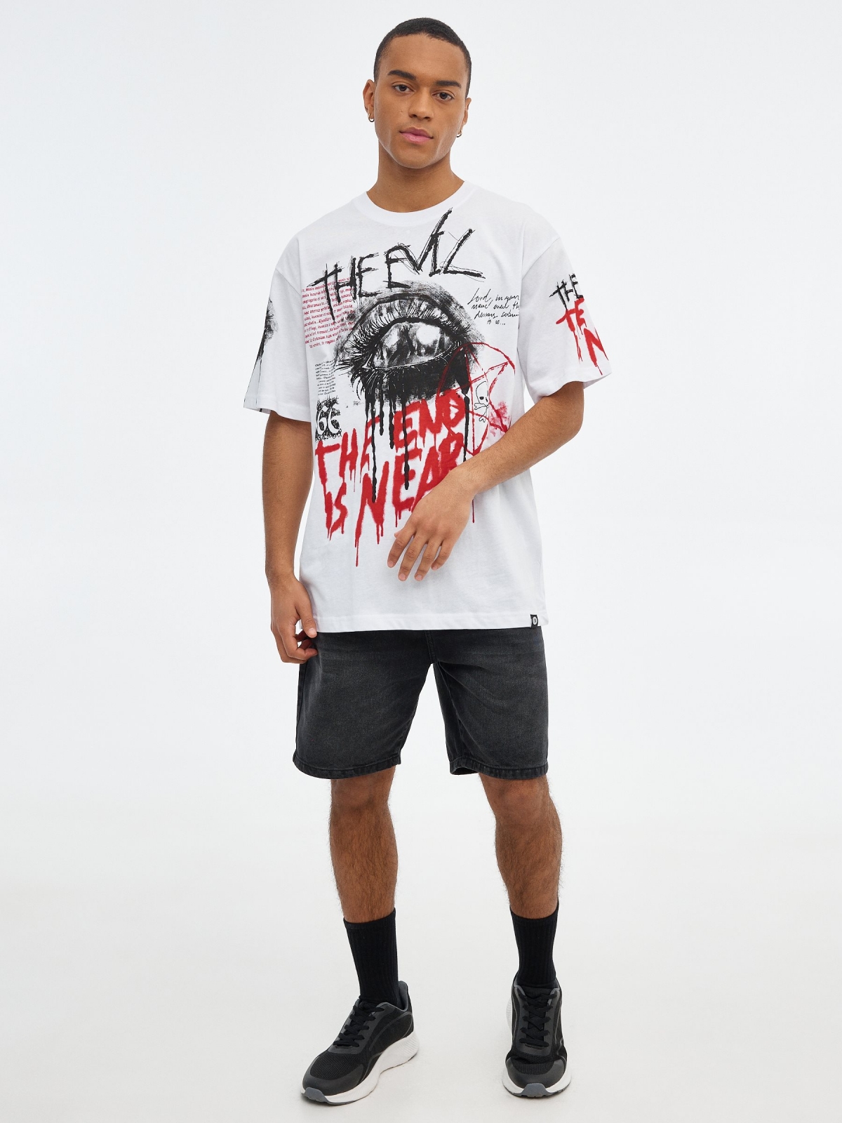 Oversized t-shirt with graffiti print white front view