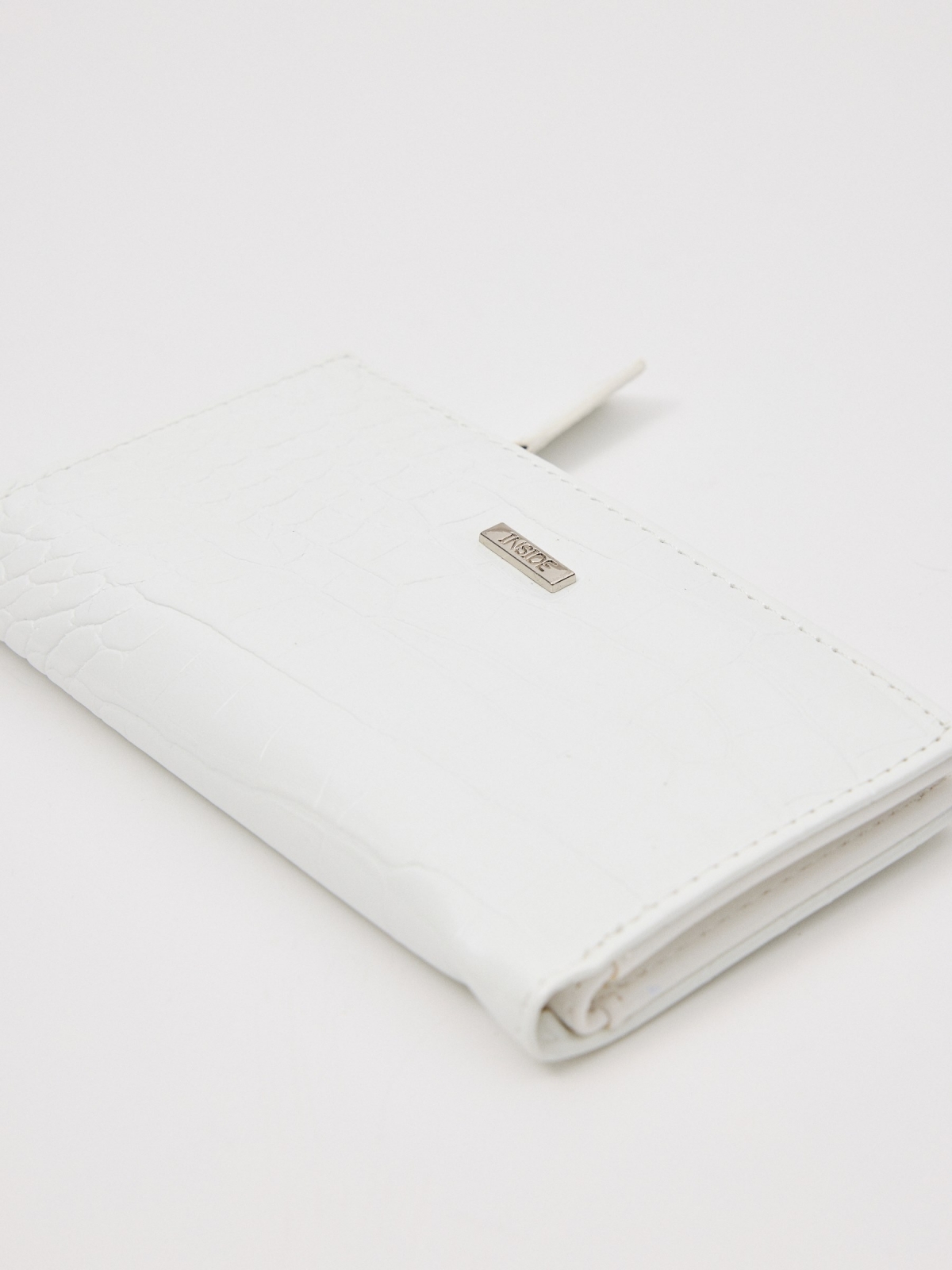 White leatherette purse white 45º side view