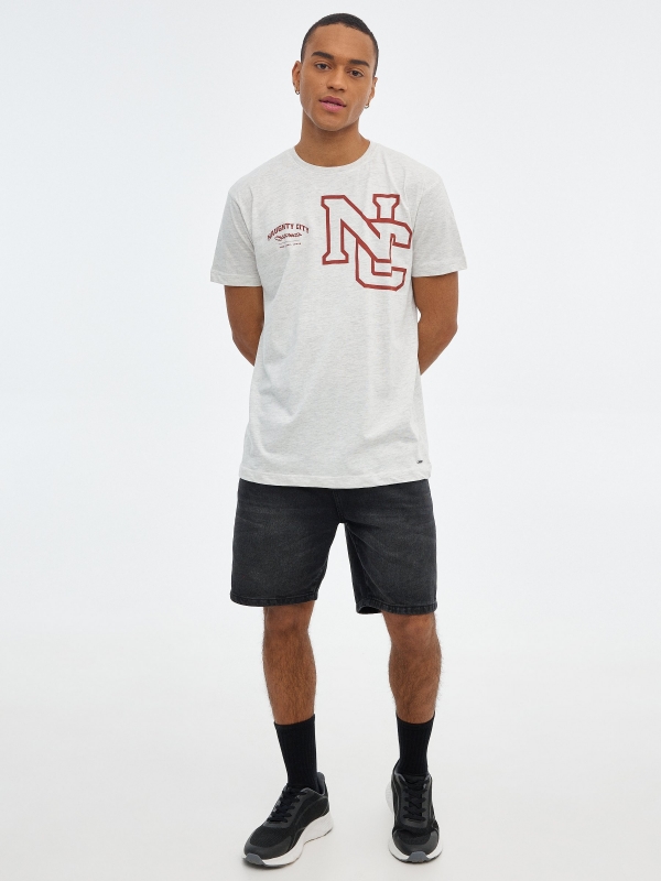 T-shirt da University NC cinza vista geral frontal