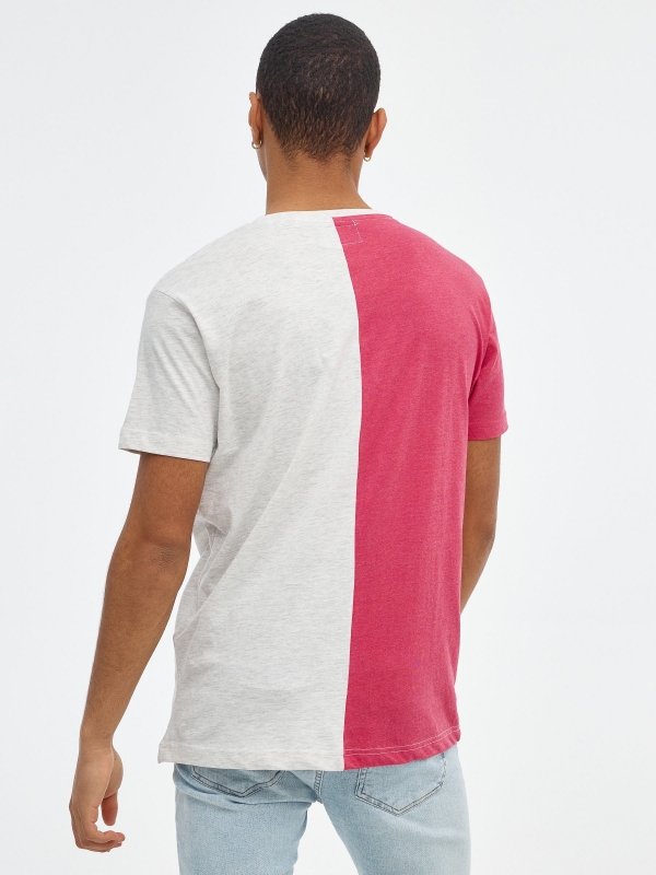 T-shirt ATÍPICAL vermelho vista meia traseira