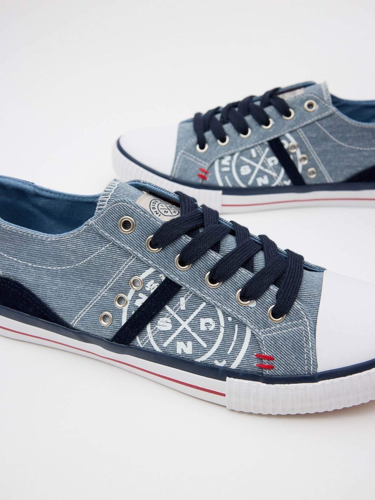 Casual canvas sneaker with toe cap steel blue detail view