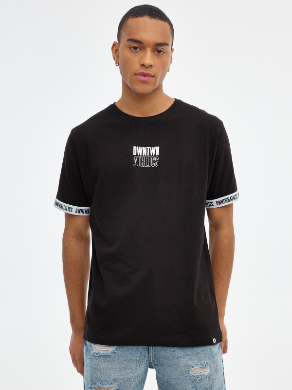 T-shirt ATHLTCS preto vista meia frontal