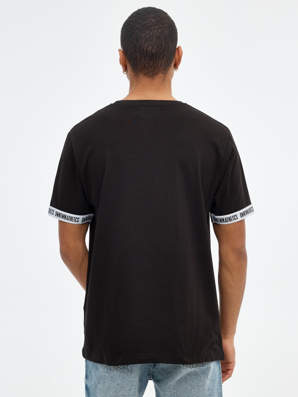 T-shirt ATHLTCS preto vista meia traseira