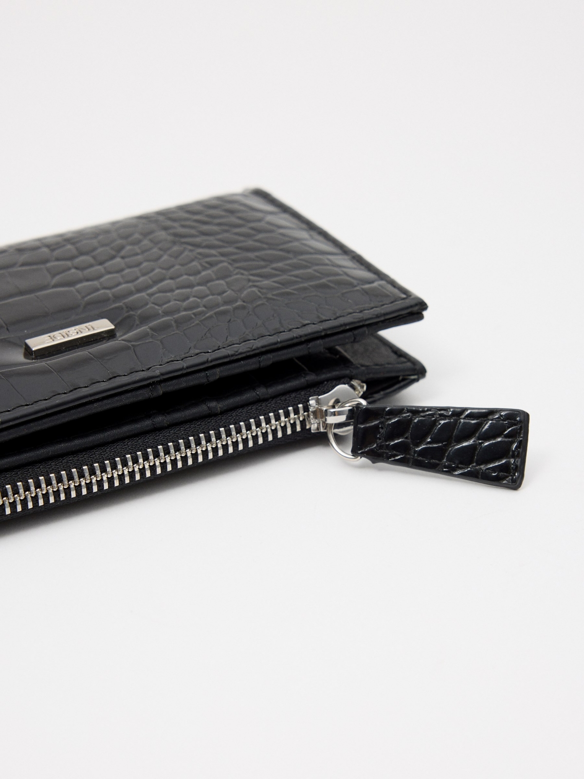 Textured leatherette purse black 45º side view