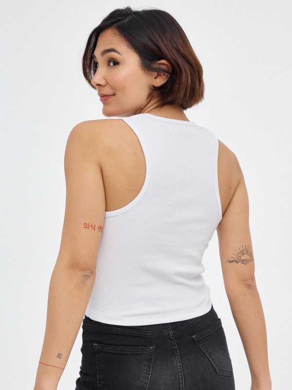 T-shirt rib com estampado branco vista meia traseira