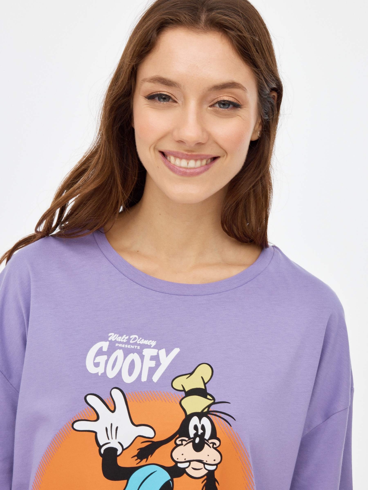 Camiseta Goofy lila vista detalle