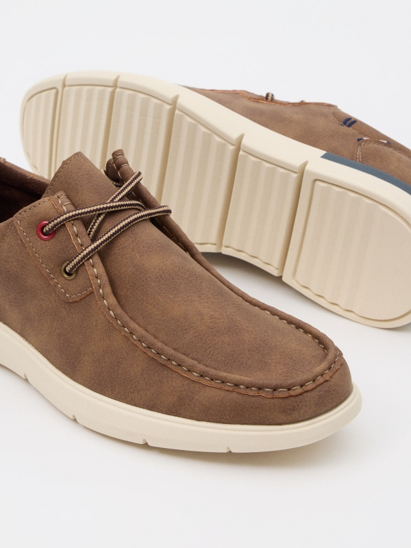 Classic wallaby lace-up shoe earth brown detail view