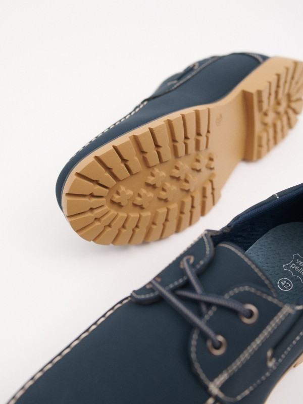 Sapato náutico efeito couro cor marinho azul marinho vista detalhe