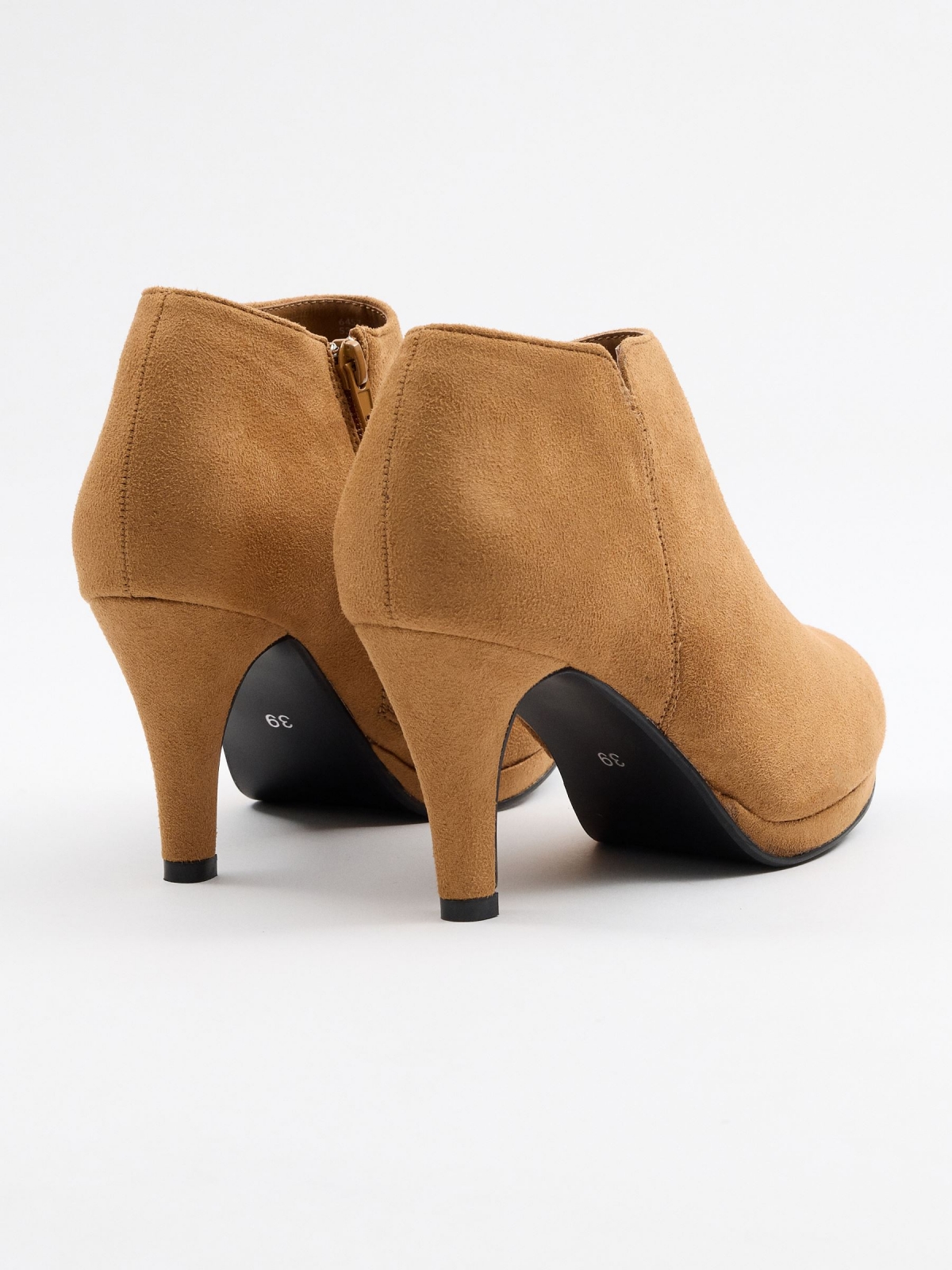 Basic brown ankle boot sand 45º back view