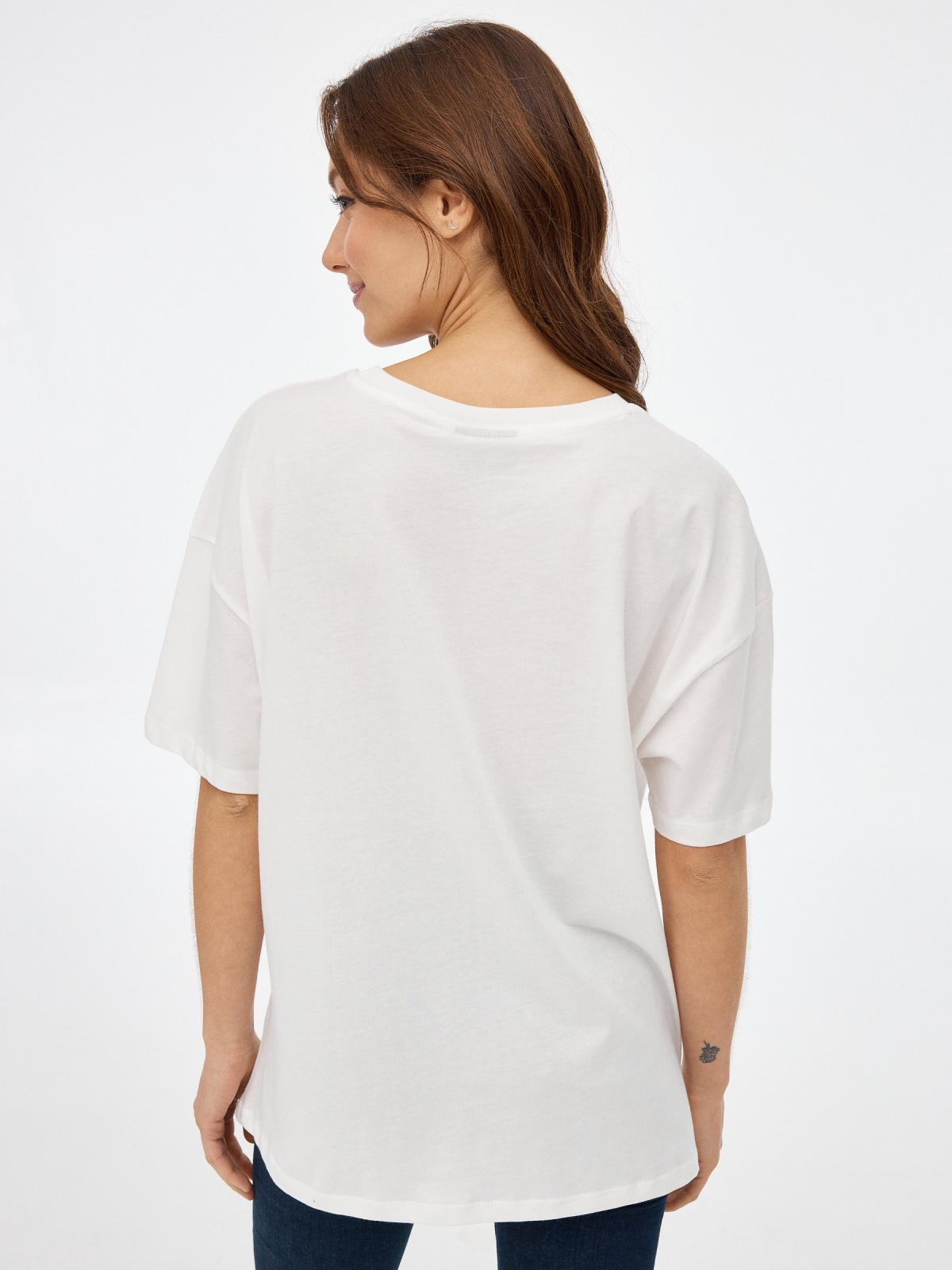 T-shirt Naruto off white vista meia traseira