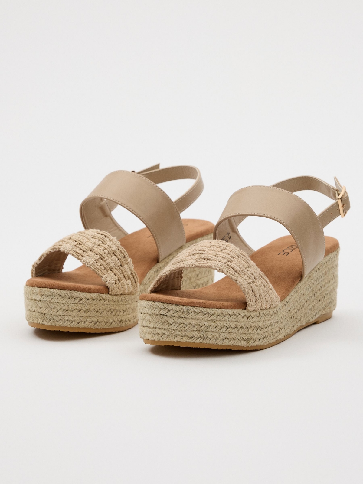 Spade wedge with natural jute sand 45º front view
