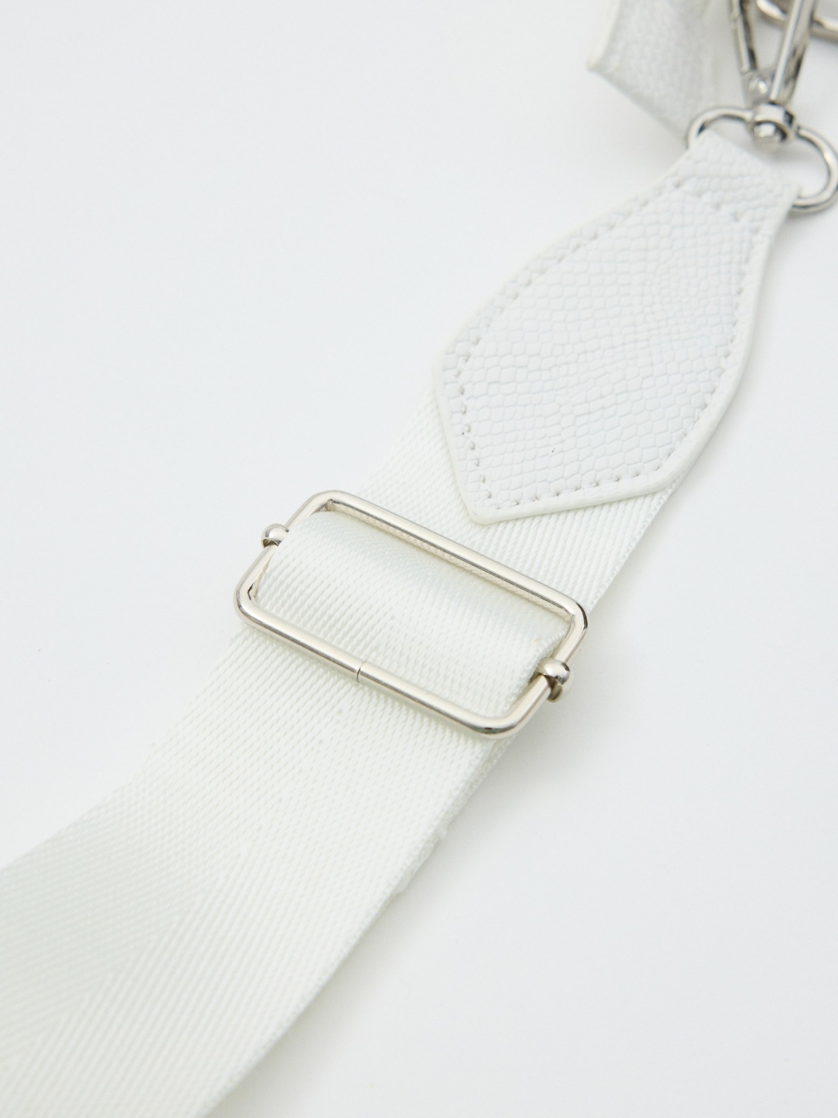 Crossbody bag with chain white detail view