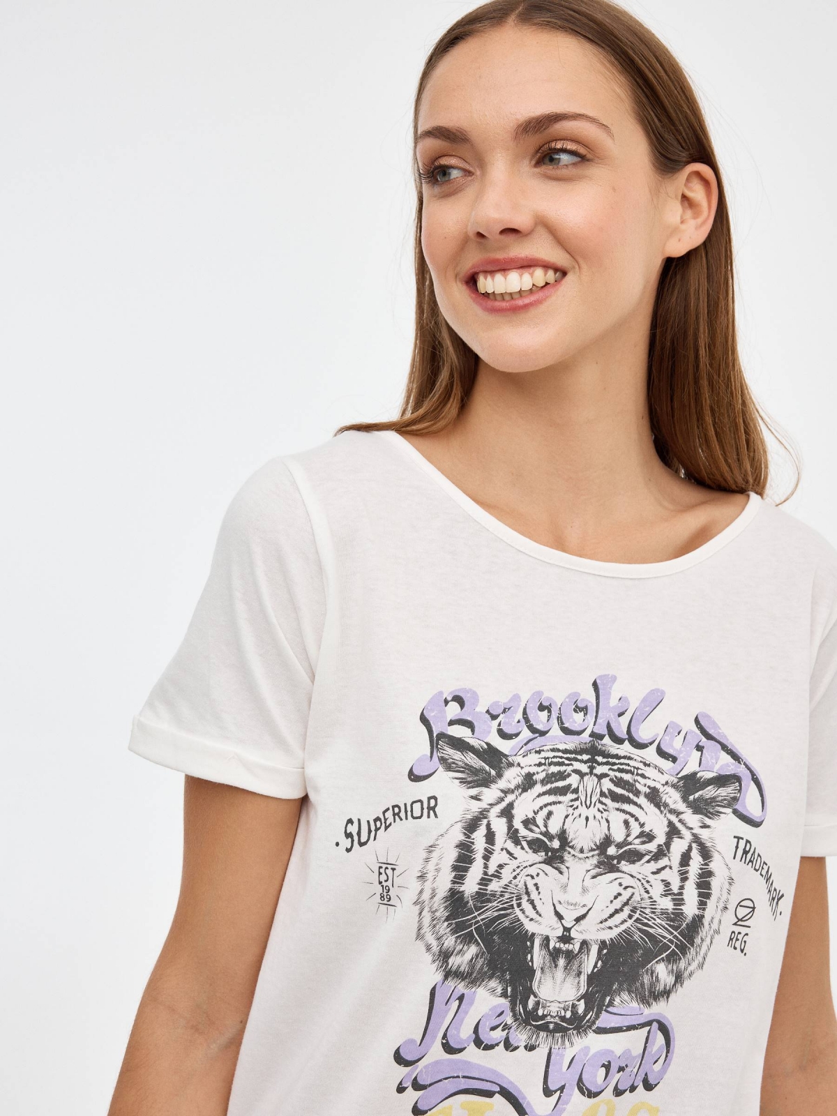 T-shirt gráfica Tigres off white vista detalhe