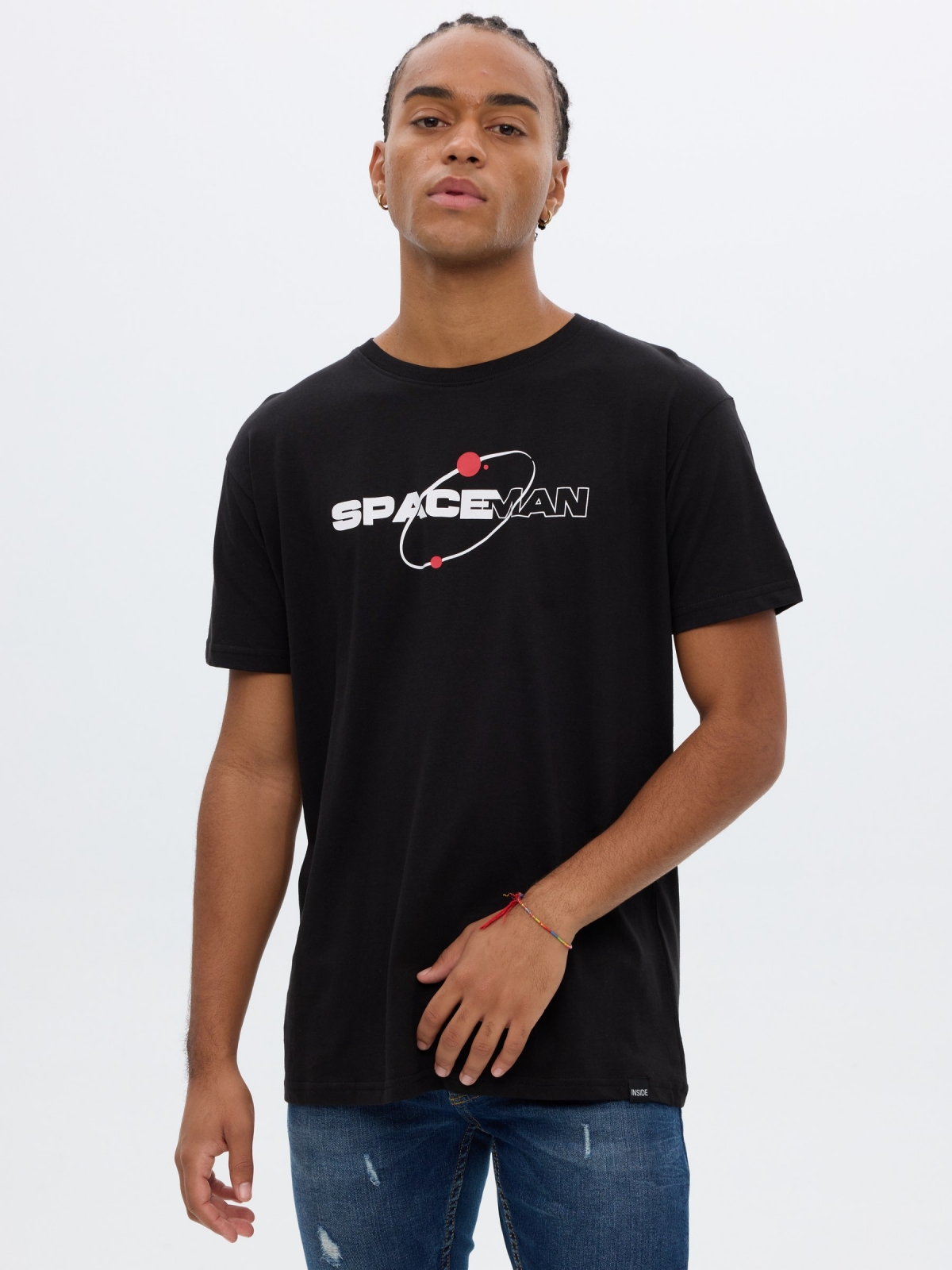 T-shirt espacial preto vista meia frontal
