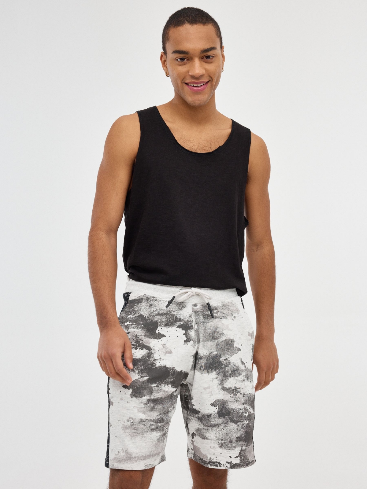 Bermuda Jogger camouflage print grey middle front view