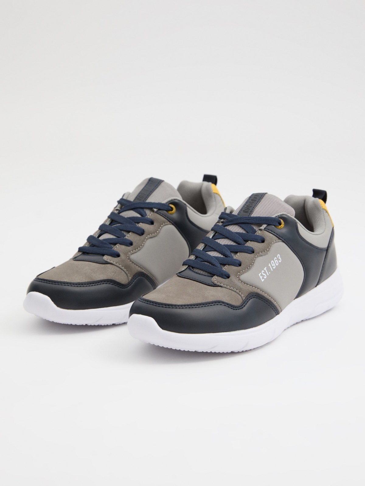 Combined casual sneaker grey 45º front view