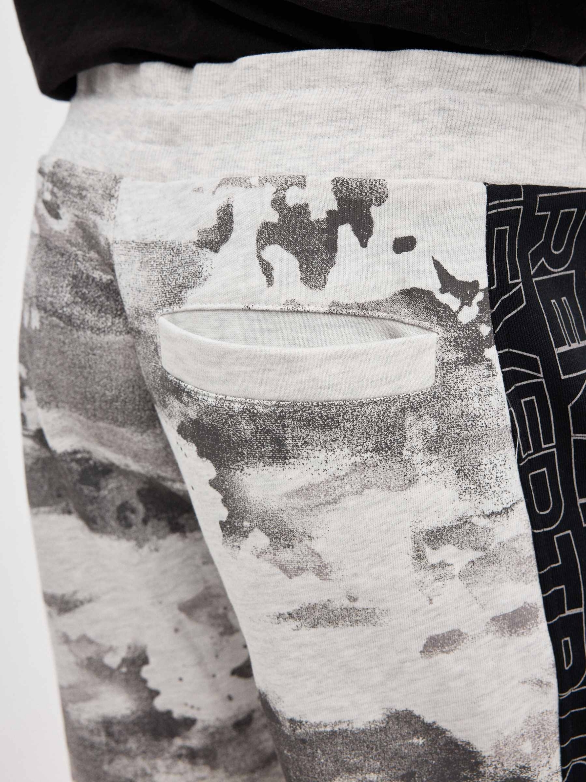 Impressão camuflada Bermudas Jogger Shorts cinza vista detalhe