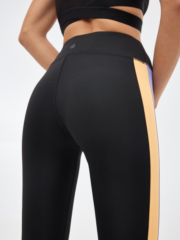 Leggings with colored details black detail view